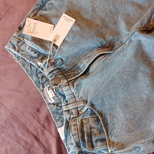 Good American Straight Leg